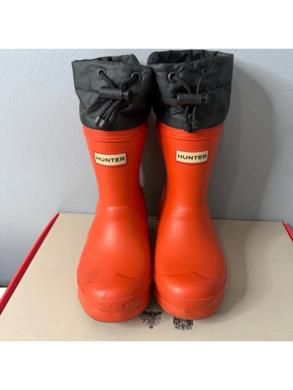HUNTER orange boots with quilted cuff lining size 10B/11G